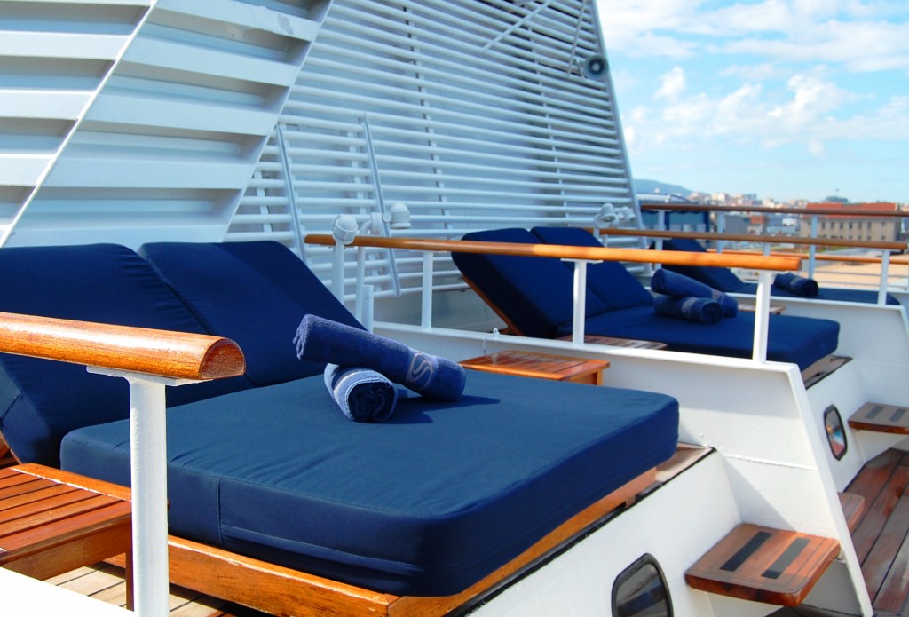 Cama balinesa a bordo del SeaDream Yacht Club