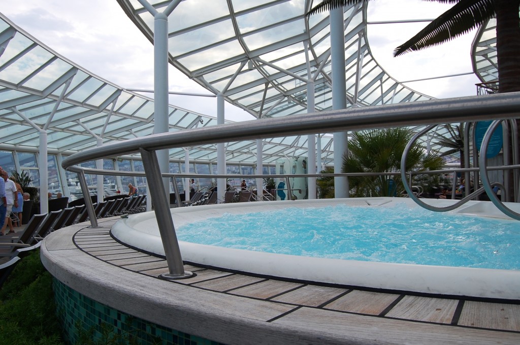 jacuzzi-solarium-oasis-of-the-seas-puerto-de-vigo