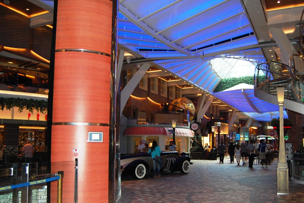 Royal Promenade a bordo del Oasis of the Seas