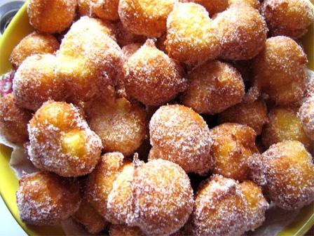 os frittelle son los dulces típicos del Carnaval en Venecia
