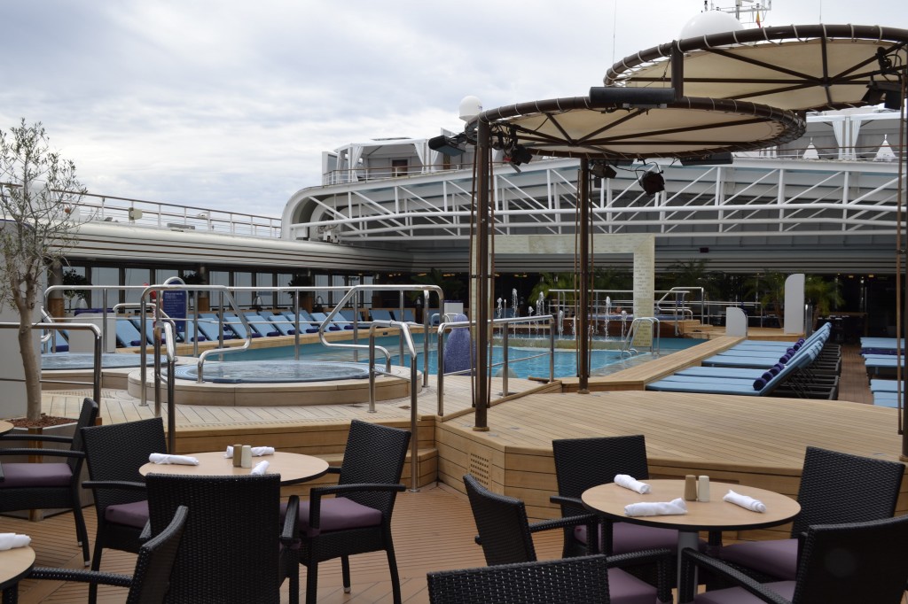 Vista desde la terraza de la piscina de cubierta del Nieuw Amsterdam