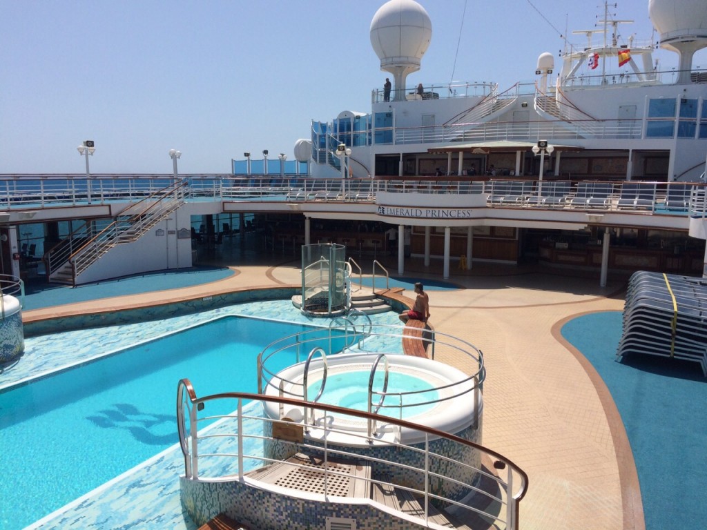 En el Emerald Princess de Princess Cruises hay un Lotus Spa especializado en técnicas orientales. El barco cuenta además con 5 piscinas exteriores