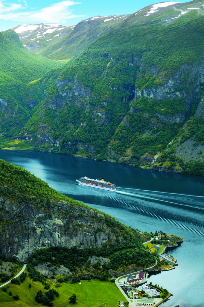 Vista de los fiordos a bordo del crucero por el Norte de Europa