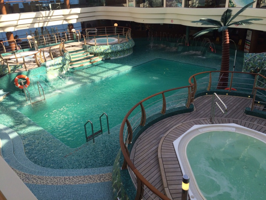 Una de las piscinas del MSC Fantasia de MSC Cruceros