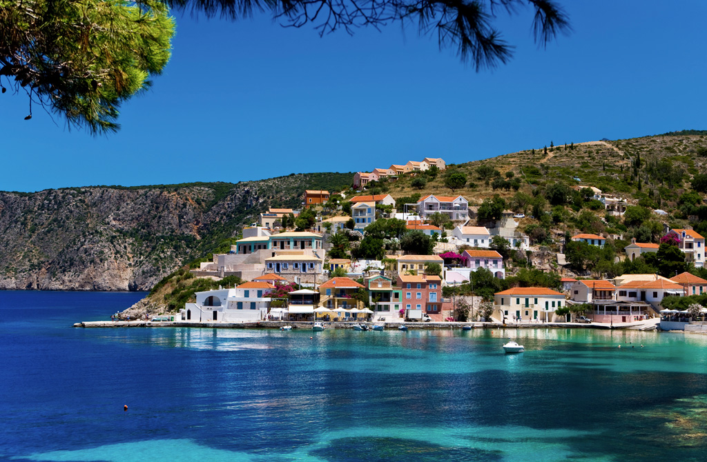 Vista de Argostoli que puedes visitar con las ofertas de crucero con Costa Cruceros