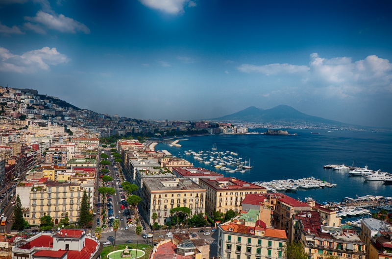 Vista de Nápoles en el crucero con el Harmony of the Seas