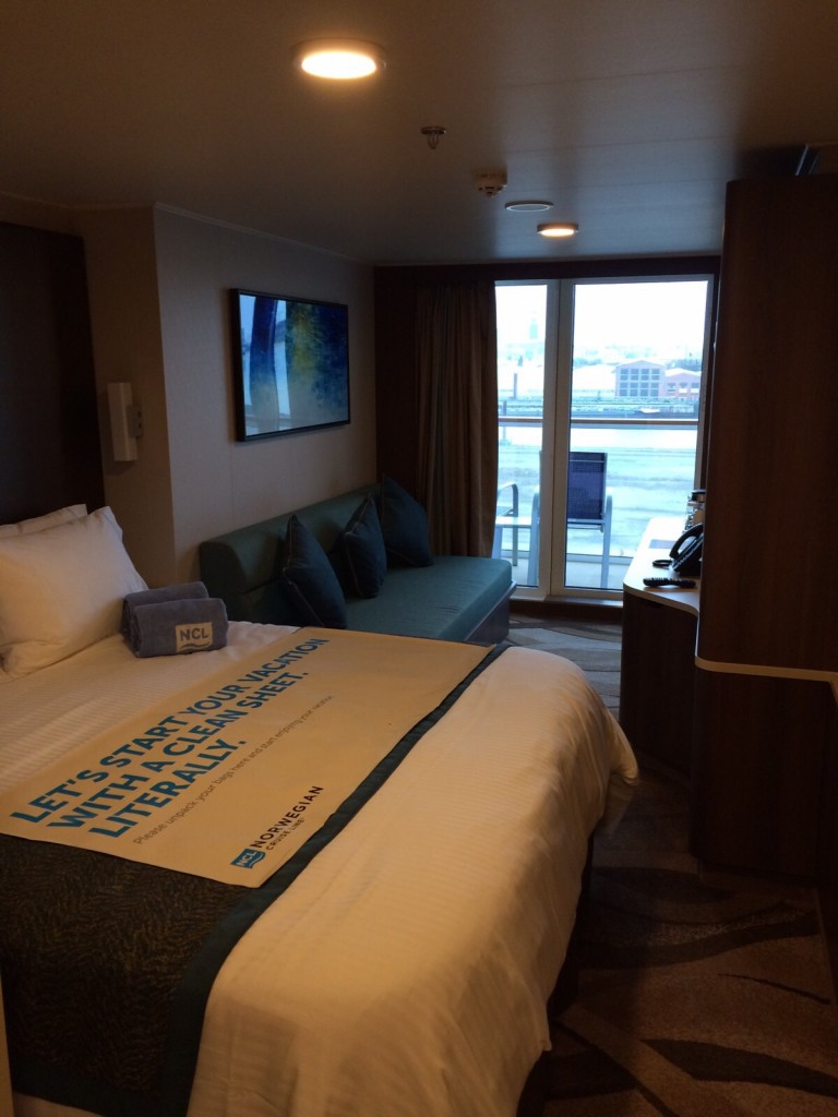 Fotos del crucero Norwegian Escape: Camarote con balcón