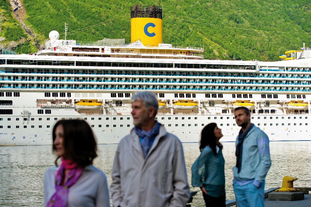 REnovación acuerdo entre Costa Cruceros e Iberia vista pasajeros Costa