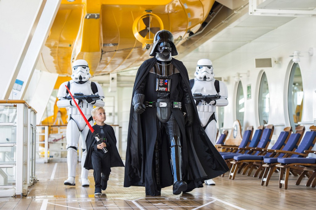 Imagen de los personajes de Star Wars en el crucero Star Wars Disney Cruise Line