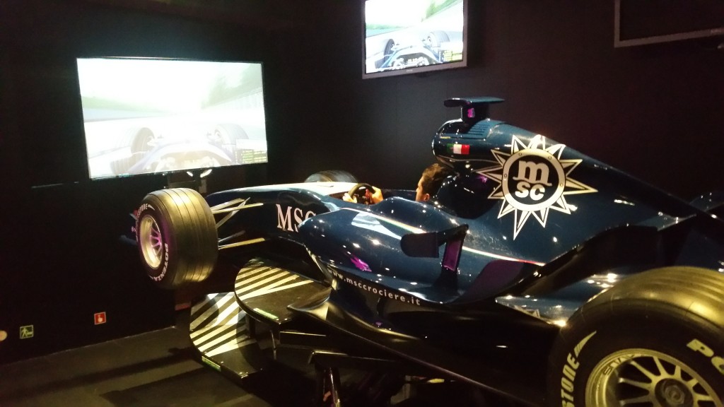 MSC Fantasia de MSC Cruceros en 2016 simulador de Fórmula 1