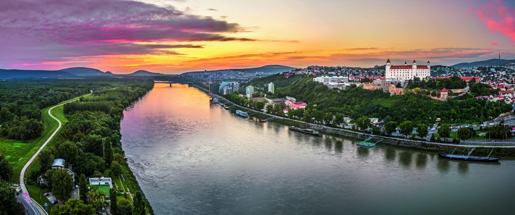 Reserva tu experiencia AmaWaterways y disfruta de un crucero fluvial por el Danubio o el Rhin