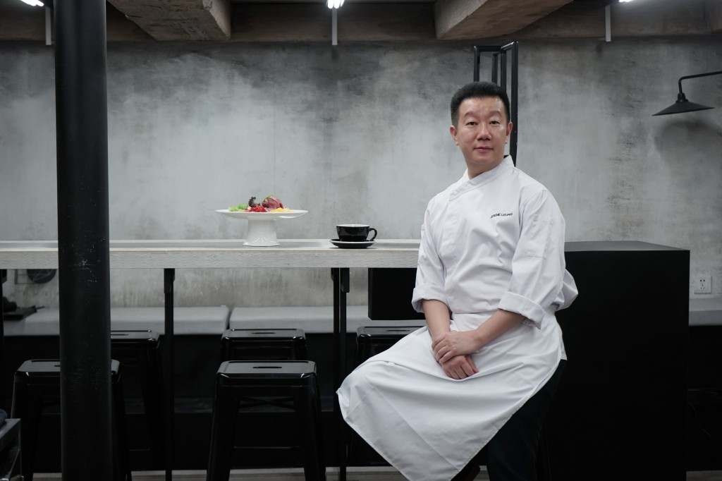 Experto y fundador de cuatro escuelas de cocina china, Chef Jereme Leung.